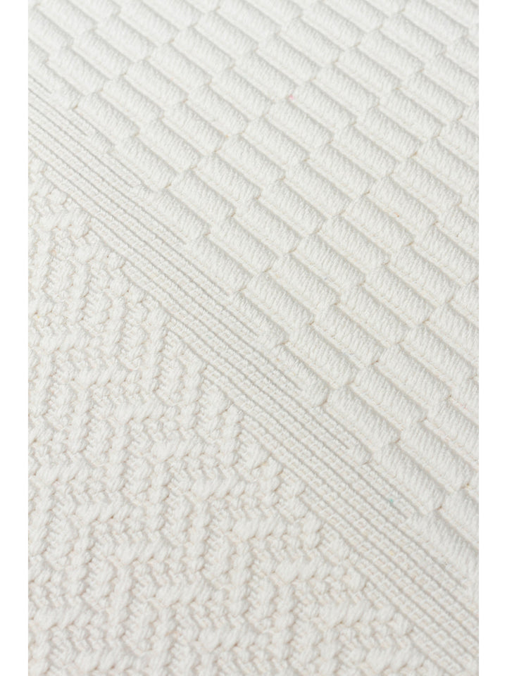 Resort Katlanabilir ve Yıkanabilir Şık Desenlere Sahip Düz Dokuma İnce Halı LUX 01 WHITE - Carpetdocia