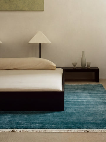 Victoria %100 TENCEL™ Lyocell El Emeği ile Üretilen Halı OCEAN MIST oda görünümü