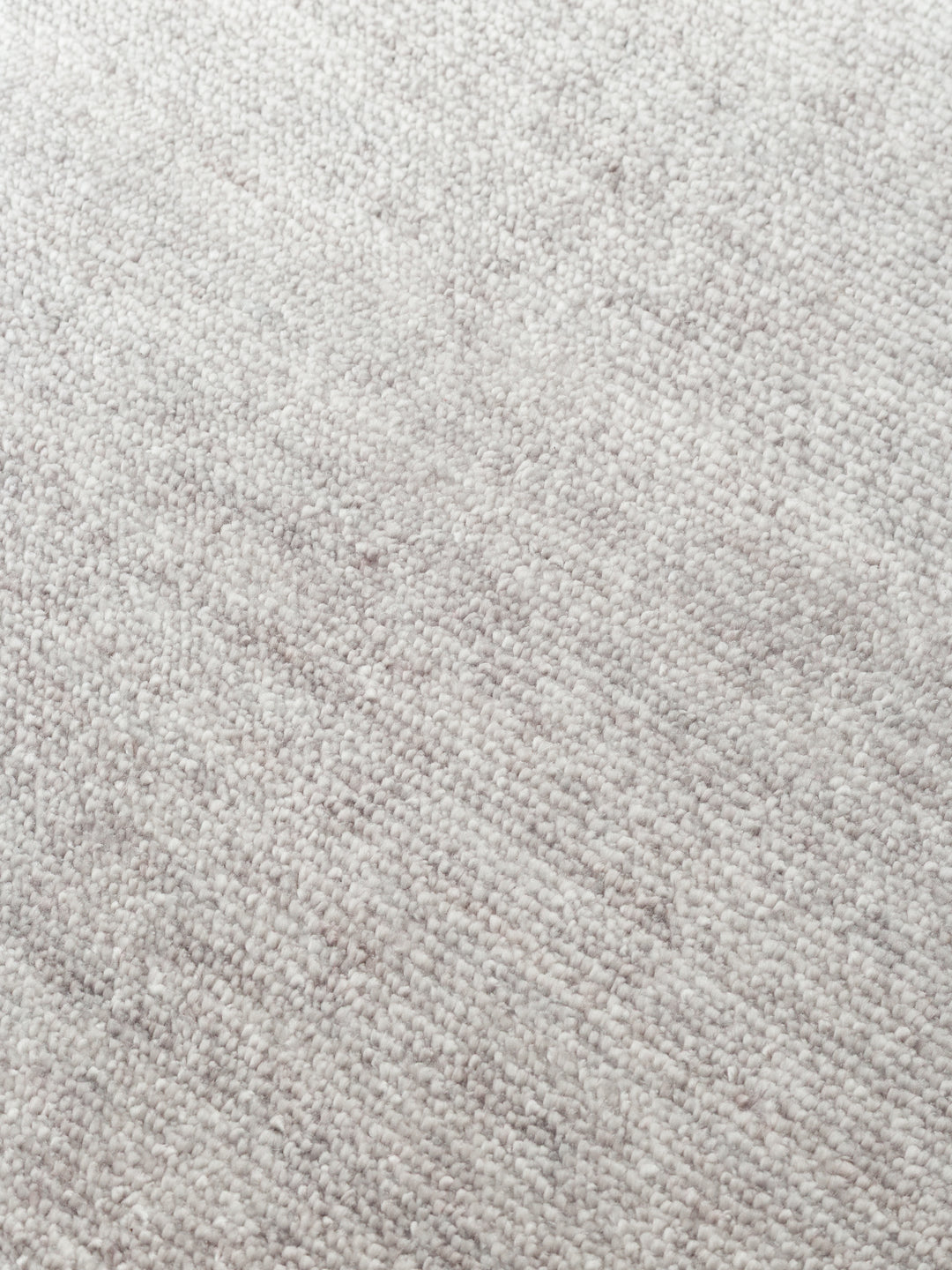 Victoria %100 TENCEL™ Lyocell El Emeği ile Üretilen Halı SILVER MIST doku detayı