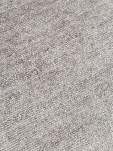 Victoria %100 TENCEL™ Lyocell El Emeği ile Üretilen Halı SILVER MIST doku detayı