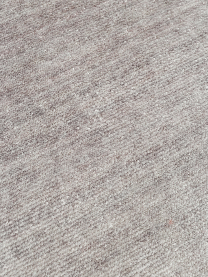 Victoria %100 TENCEL™ Lyocell El Emeği ile Üretilen Halı SILVER MIST doku detayı